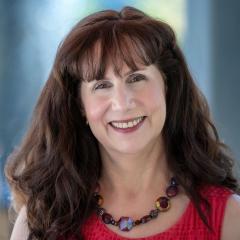 Hungry for Answers: From Recovery to Your Ultimate Life with Robin H. Clare: Addicted to the Addict with guest Andrea Burnett, Grateful Recovery member, Spiritual Seeker, Entrepreneur