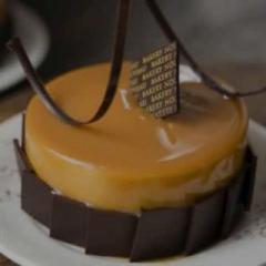 Radically Distinct Radio with Jenn Morgan - Be Your Most Powerful Brand: Sweet Insights on Perception and Projection with Seattle Dessert Geek Jess Tupper