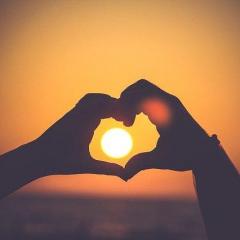 Sharing Love & Light Show with Kimberly Barrett: Vibration and Consciousness on the Planet: Moving from Fear to Love