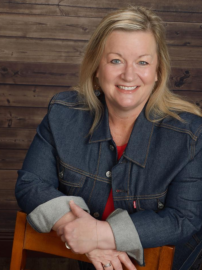 shelly ryan host of your next chapter